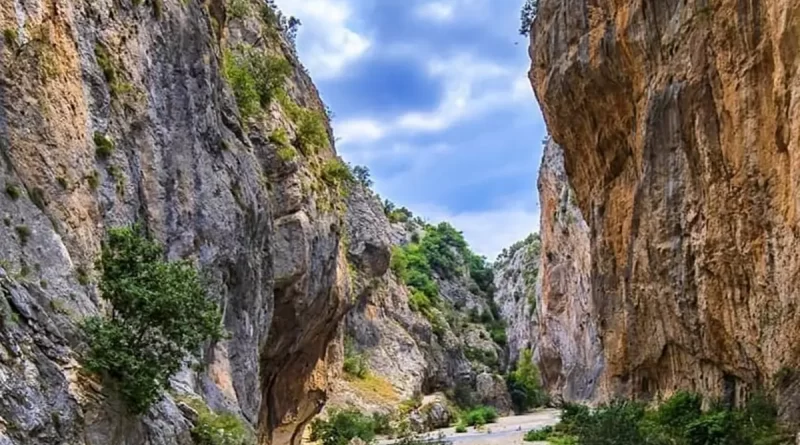 سفر به پارک ملی کاپوکایا ترکیه؛ تجربه طبیعت سرد و خوش‌هوای کوهستانی در نزدیکی شهر